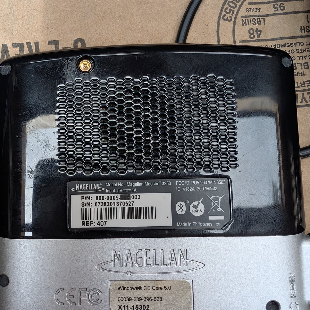 Magellan Outdoors Maestro 3250 GPS - Black and Silver